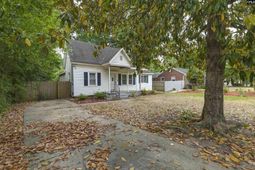 1709 D Avenue photo 4