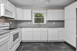 1709 D Avenue photo 4
