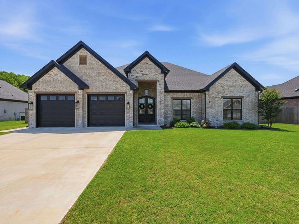 2425 Lilac Drive, Conway, AR 72034