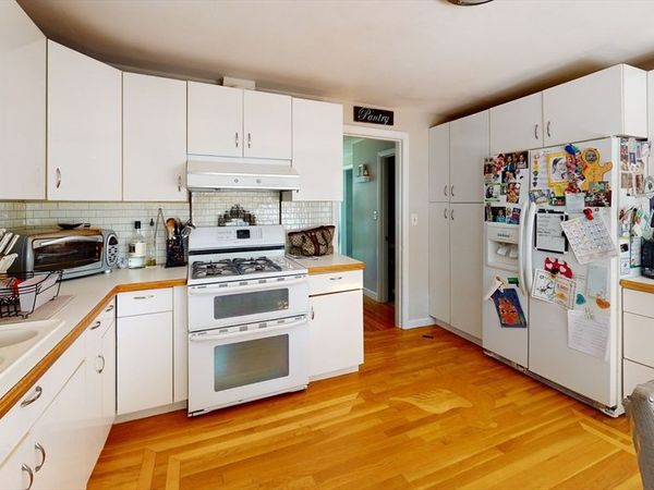 37 Centre St, Natick, MA 01760