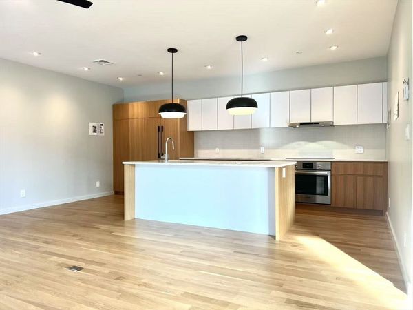 145 Willow St, Unit 2, Cambridge, MA 02141