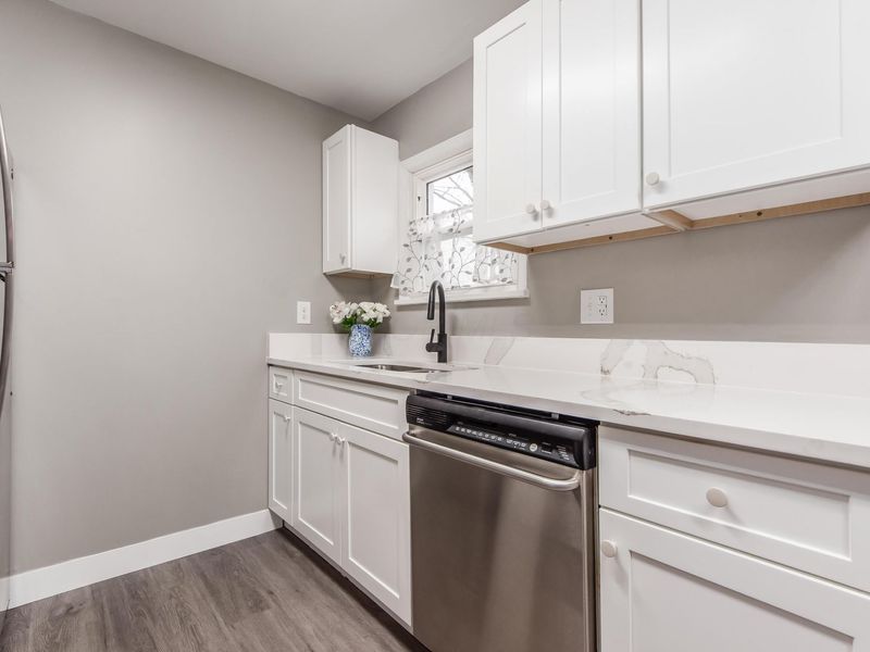 2488 Mcguffey Road, Columbus, OH 43211 Photo 12