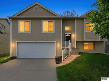 7510 N 75th Street , Omaha, NE 68122