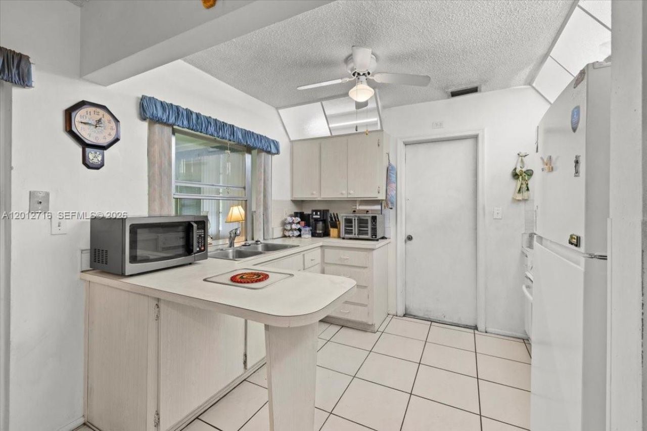 5721 NW 87th Ave, Tamarac, FL 33321 Photo