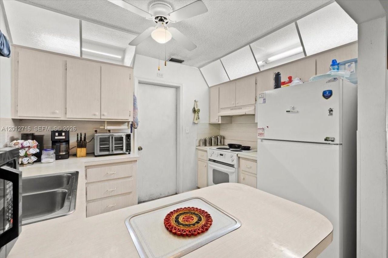 5721 NW 87th Ave, Tamarac, FL 33321 Photo