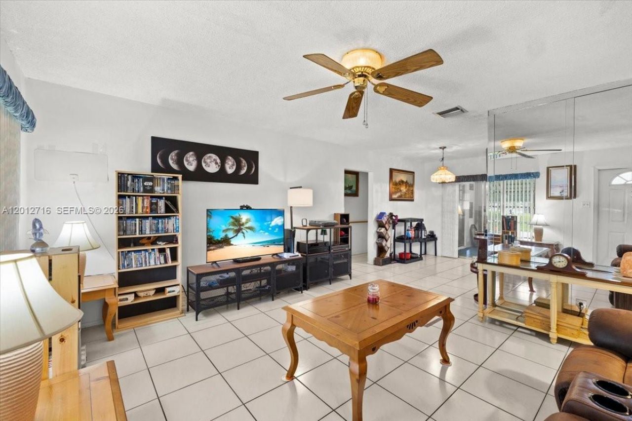 5721 NW 87th Ave, Tamarac, FL 33321 Photo