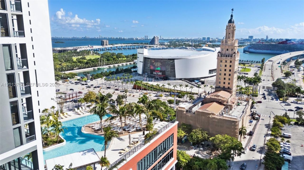601 NE 1st Ave , Unit 3210, Miami, FL 33132 Photo