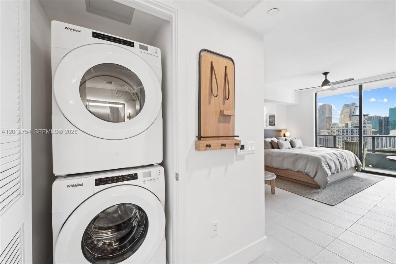 601 NE 1st Ave , Unit 3210, Miami, FL 33132 Photo