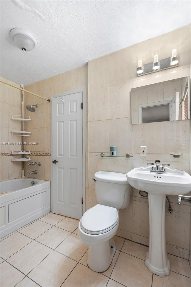 1315 NW 192nd St, Miami Gardens, FL 33169 Photo