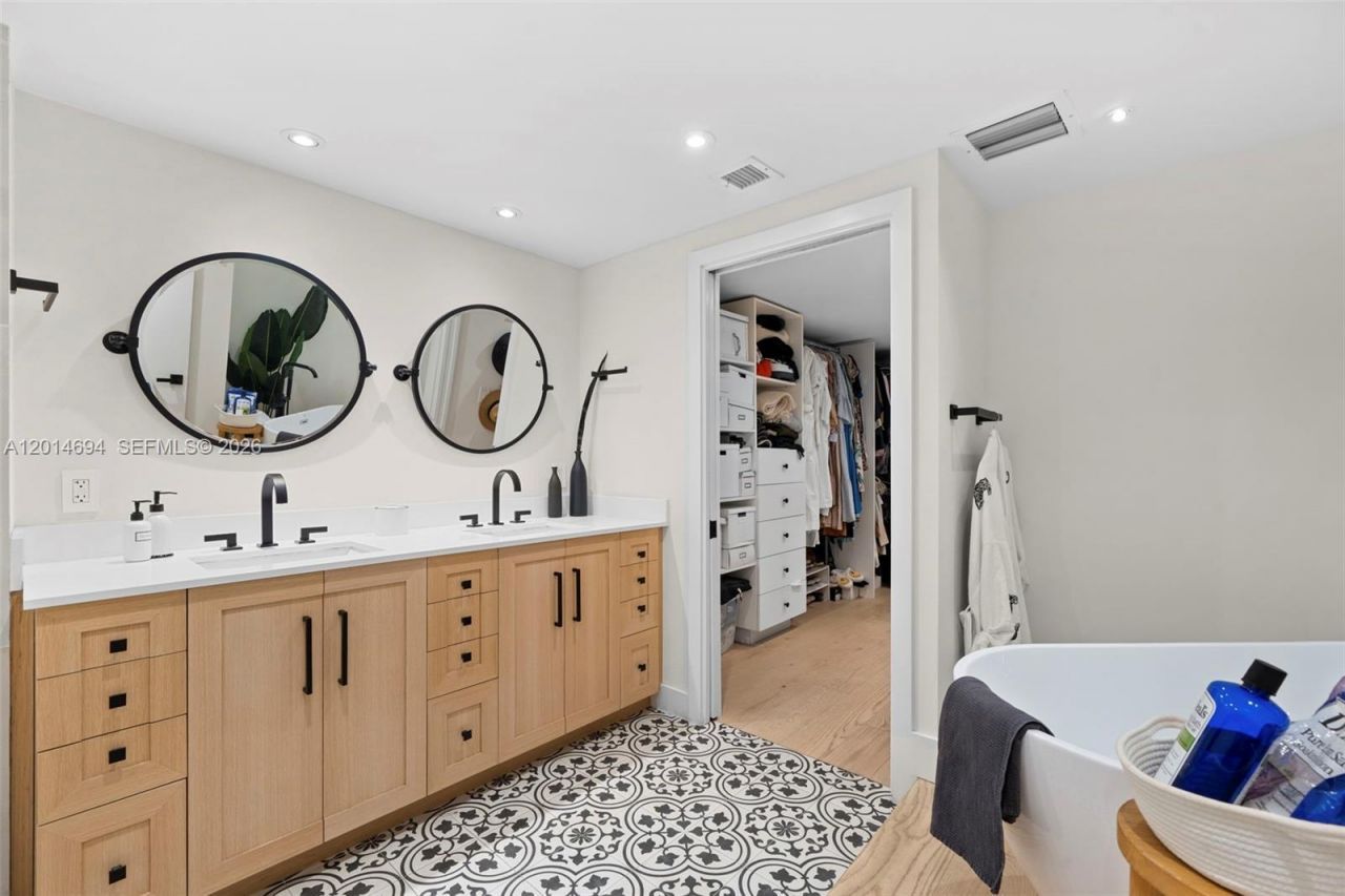 141 Crandon Blvd , Unit 237, Key Biscayne, FL 33149 Photo
