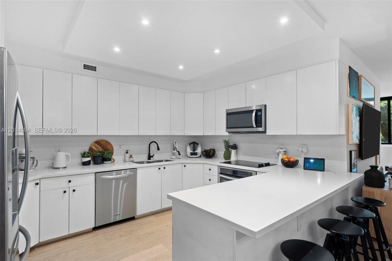 141 Crandon Blvd , Unit 237, Key Biscayne, FL 33149 Photo