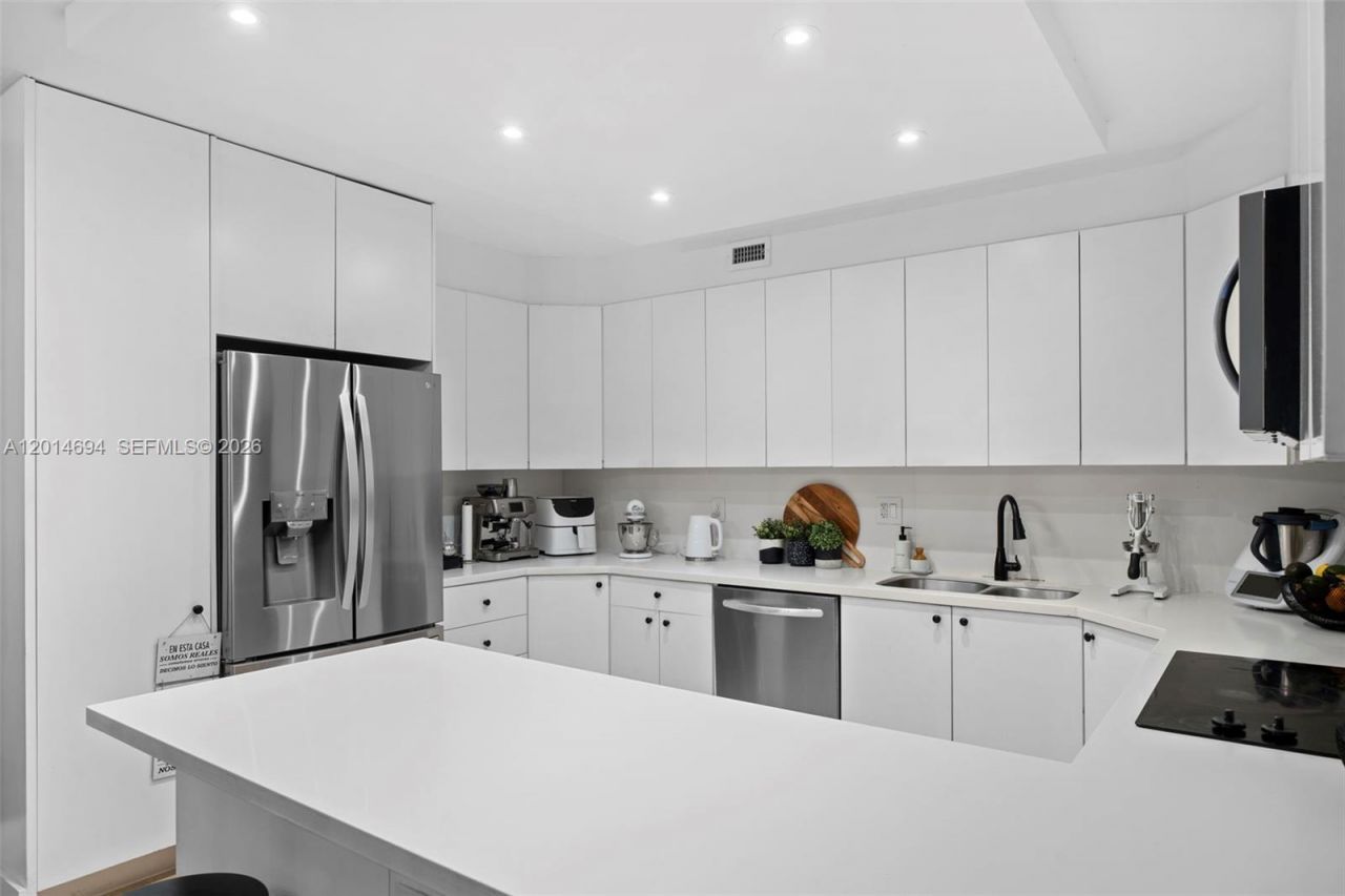 141 Crandon Blvd , Unit 237, Key Biscayne, FL 33149 Photo