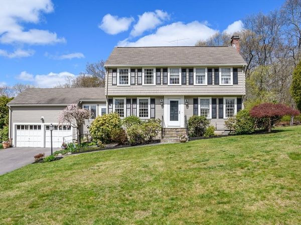 7 Woodleigh Rd, Natick, MA 01760