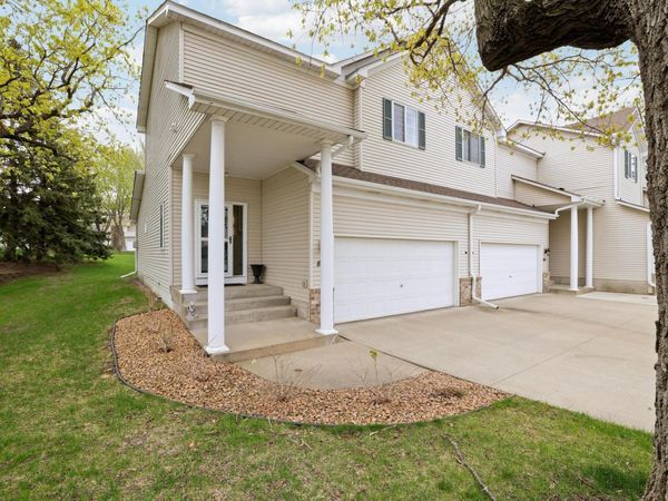881 Kimberly Lane, Chanhassen, MN 55317