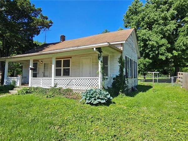 506 S Olive Street, Holden, MO 64040