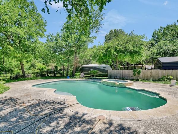 5313 Hidden Oaks Lane, Arlington, TX 76017