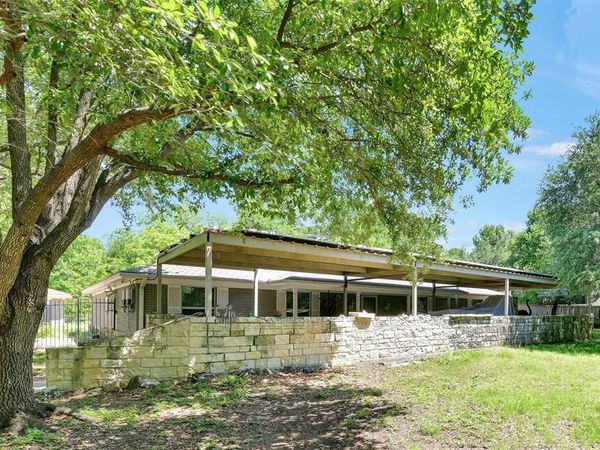 5313 Hidden Oaks Lane, Arlington, TX 76017