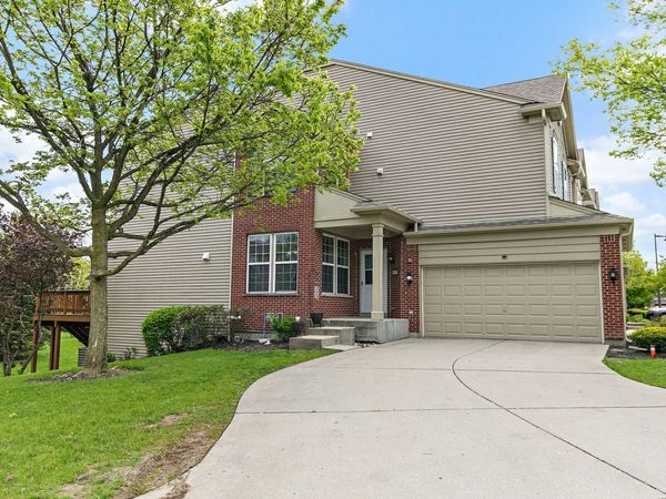 1566 Yellowstone Drive , Streamwood, IL 60107