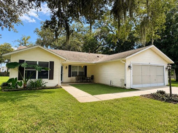 104 CHERRY BLOSSOM LANE, LADY LAKE, FL 32159