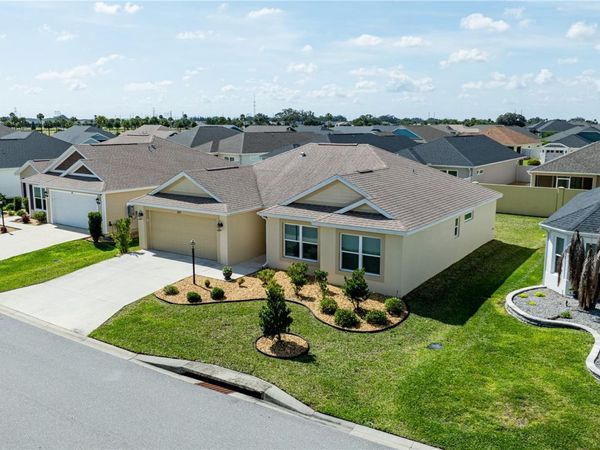 805 HUBBARD LOOP , THE VILLAGES, FL 32163