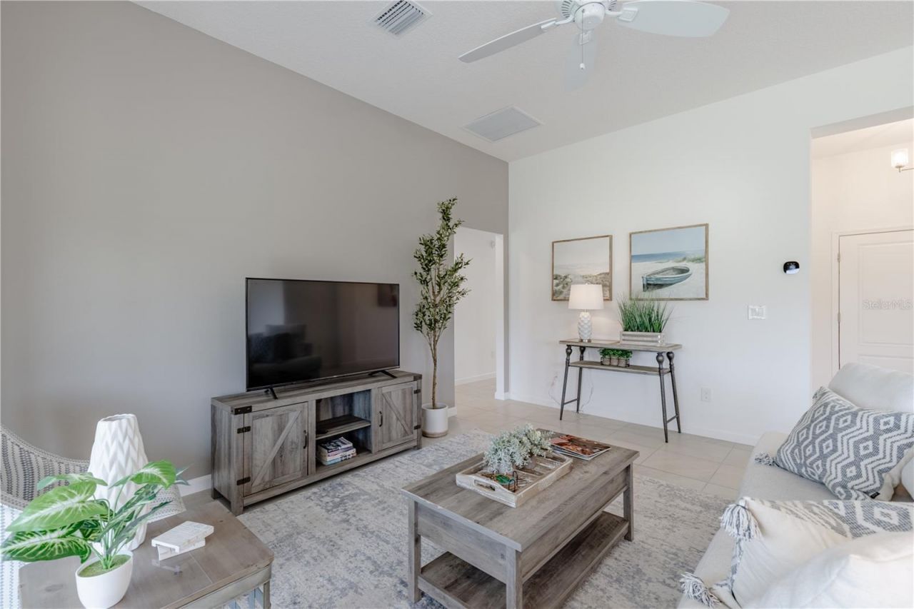 805 Hubbard Loop , The Villages, FL 32163 Photo