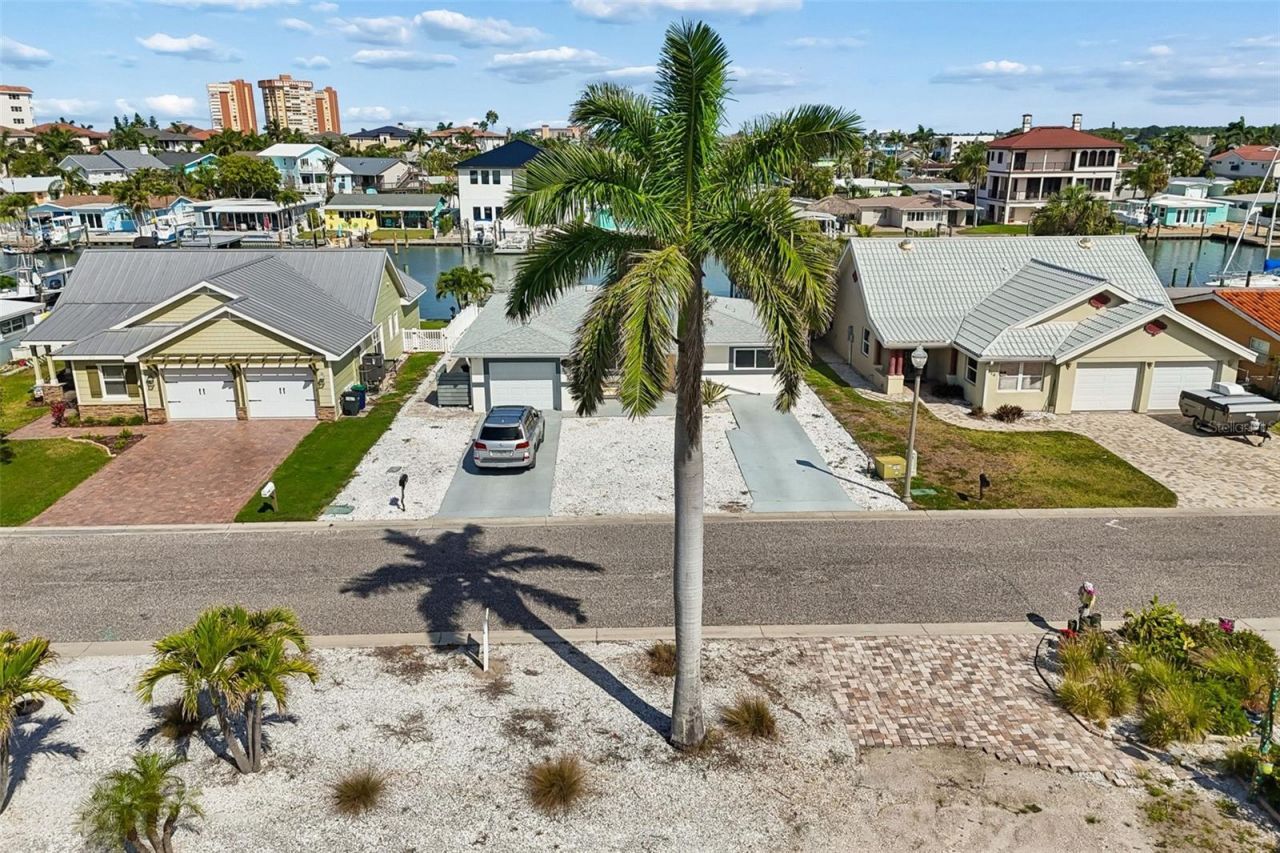 211 176th Terrace Drive E, Redington Shores, FL 33708 Photo