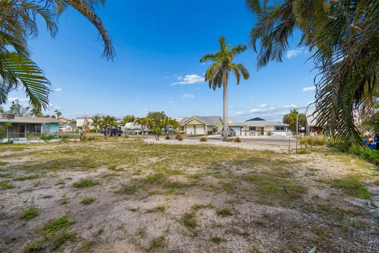 211 176th Terrace Drive E, Redington Shores, FL 33708 Photo