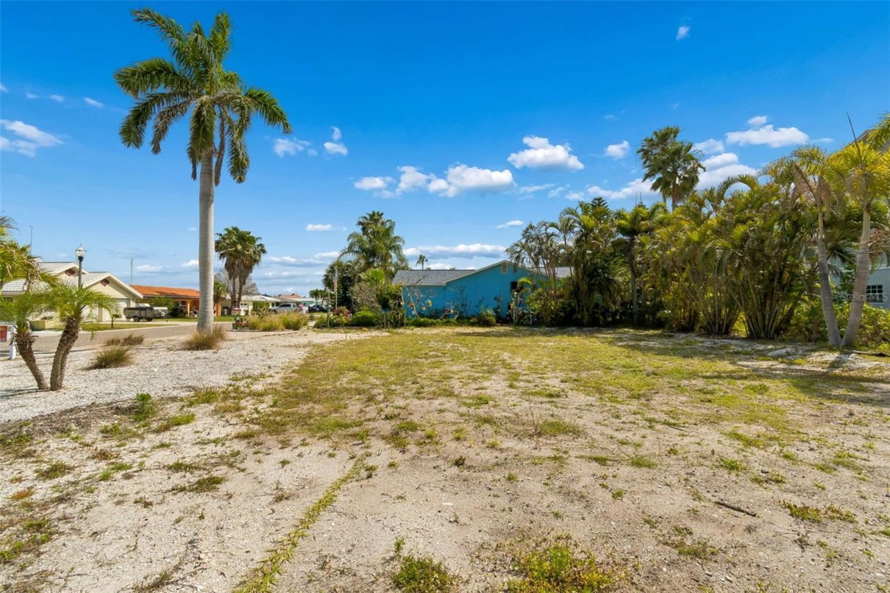 211 176th Terrace Drive E, Redington Shores, FL 33708 Photo