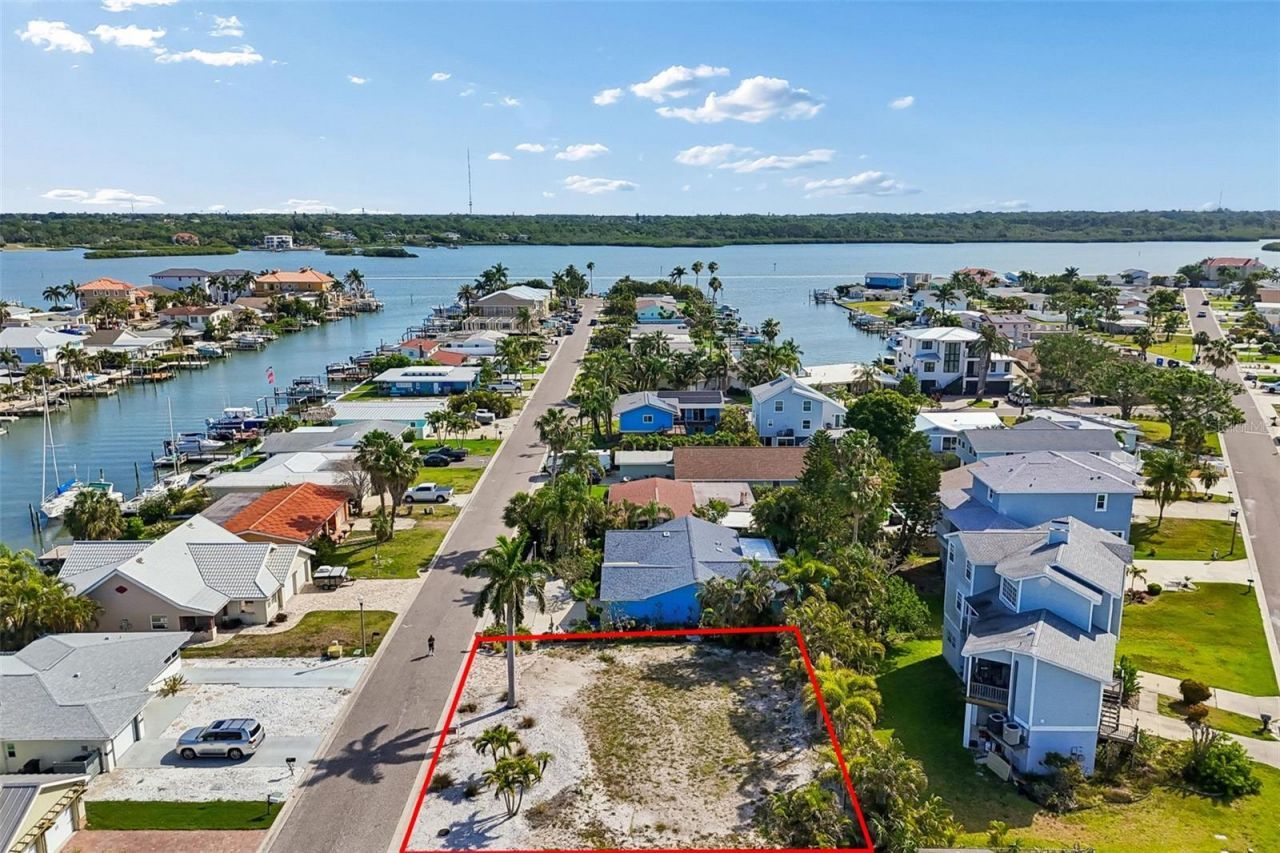 211 176th Terrace Drive E, Redington Shores, FL 33708 Photo