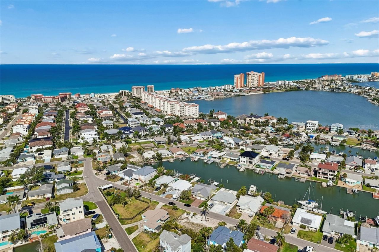 211 176th Terrace Drive E, Redington Shores, FL 33708 Photo