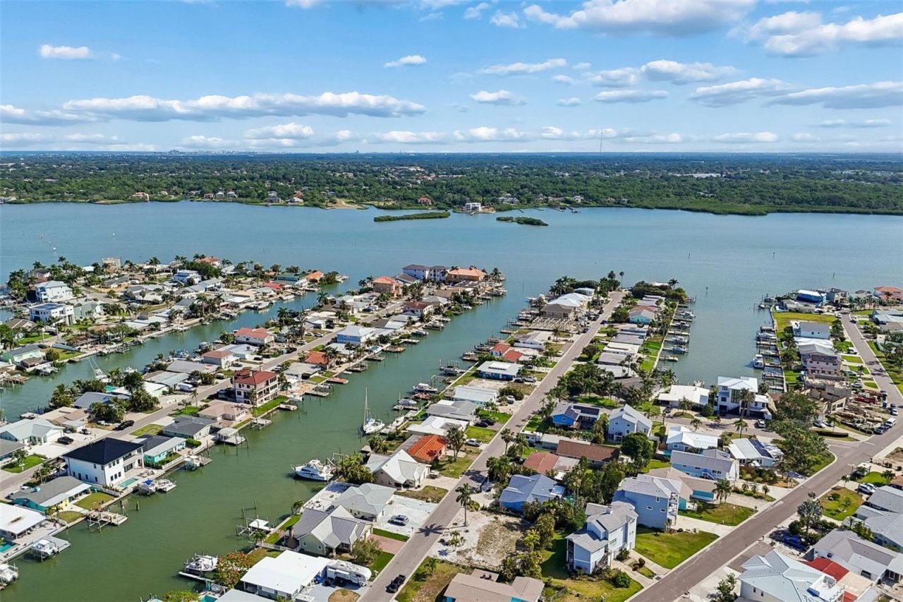 211 176th Terrace Drive E, Redington Shores, FL 33708 Photo