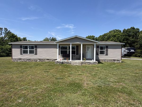 5555 King Robert Ln, Westmoreland, TN 37186