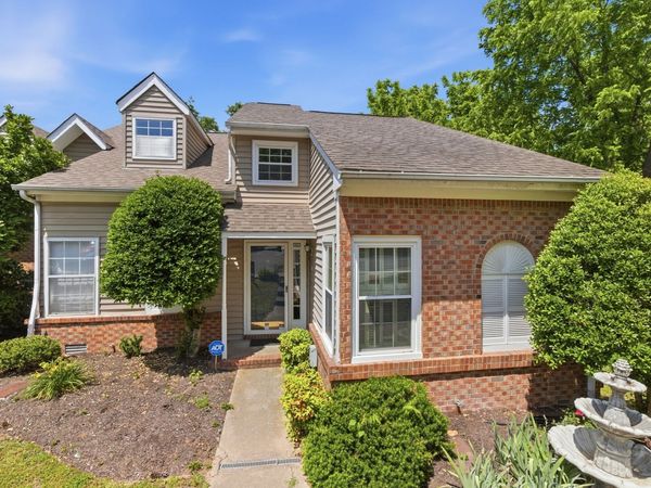 5230 Village Way, Nashville, TN 37211