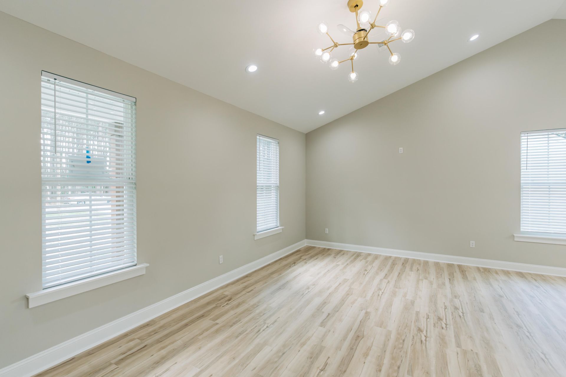 1614 Lindstedt Lane Photo 13