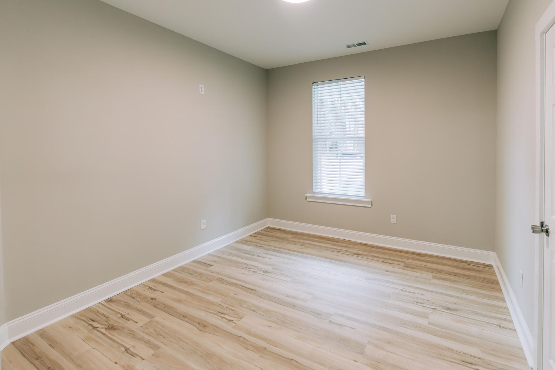 1614 Lindstedt Lane Photo 31