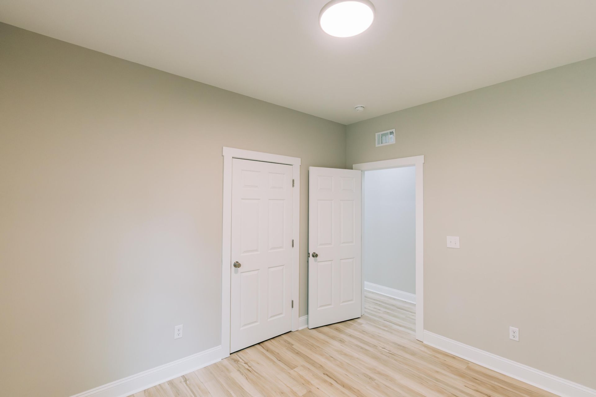 1614 Lindstedt Lane Photo 32