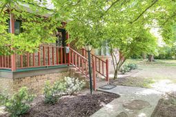 1826 Harrington Street photo 4