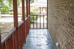 1826 Harrington Street photo 4