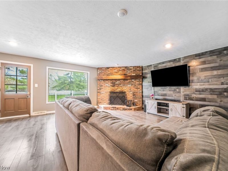 1622 Seven Oaks Drive, Lyndhurst, OH 44124 Photo 8