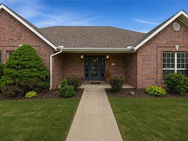 552 N Brices Cross Drive, Fayetteville, AR 72704