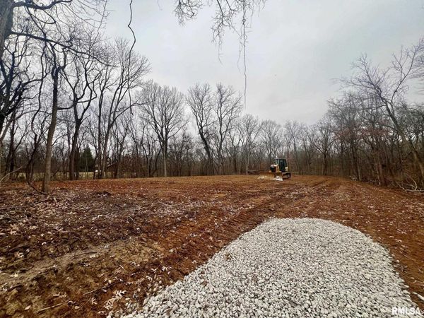 50 & 52 Hideaway Estates Street, Petersburg, IL 62675