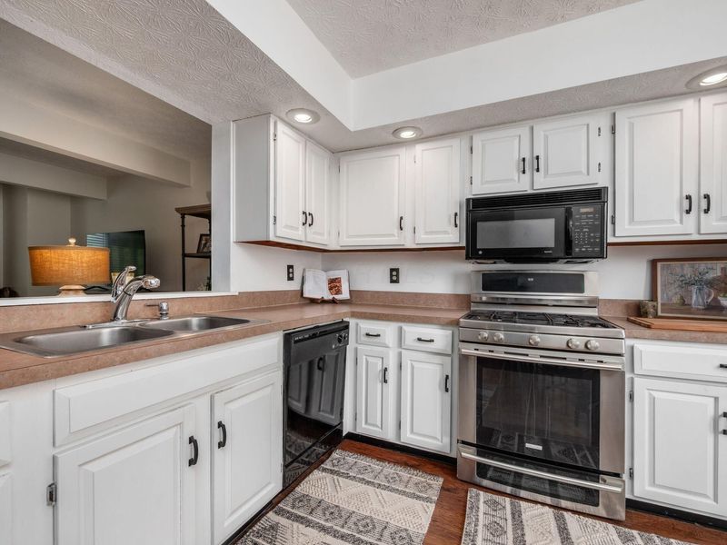 6301 Hyland Drive, Dublin, OH 43017 Photo 13