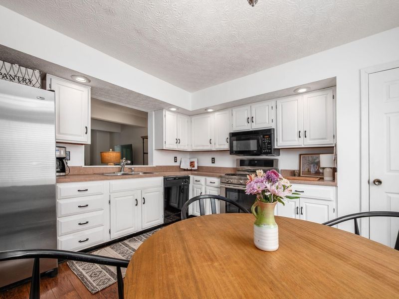 6301 Hyland Drive, Dublin, OH 43017 Photo 14