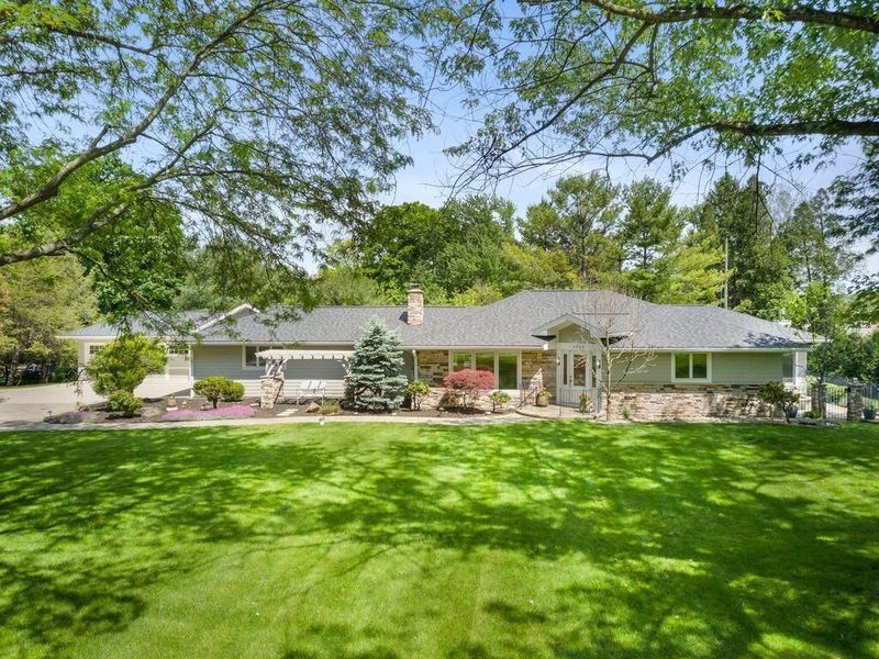 4954 Thornhill Lane, Dublin, OH 43017 Photo 2