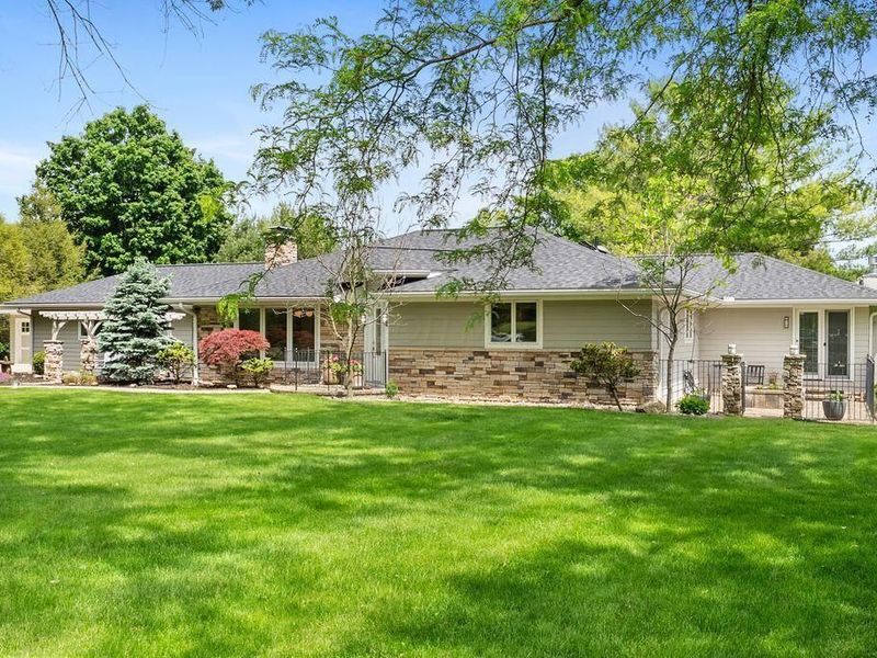 4954 Thornhill Lane, Dublin, OH 43017 Photo 3