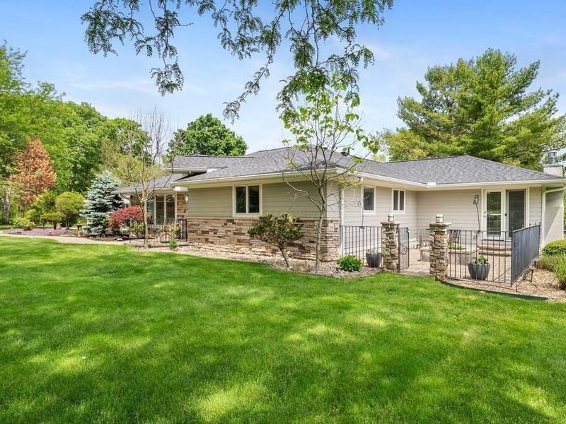 4954 Thornhill Lane, Dublin, OH 43017 Photo 8