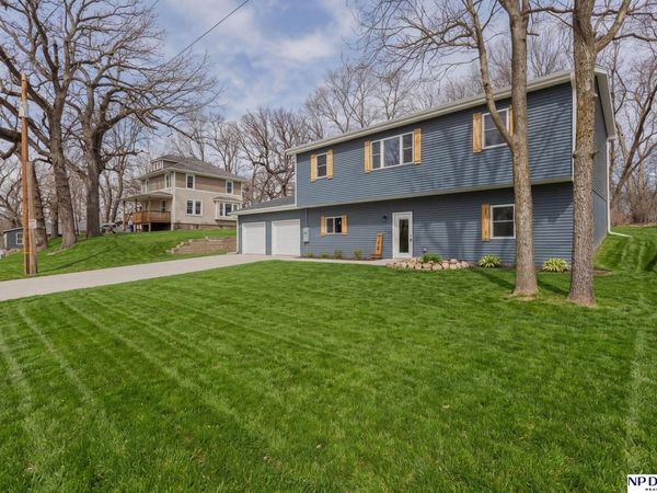 712 Lindberg Drive, Council Bluffs, IA 51503