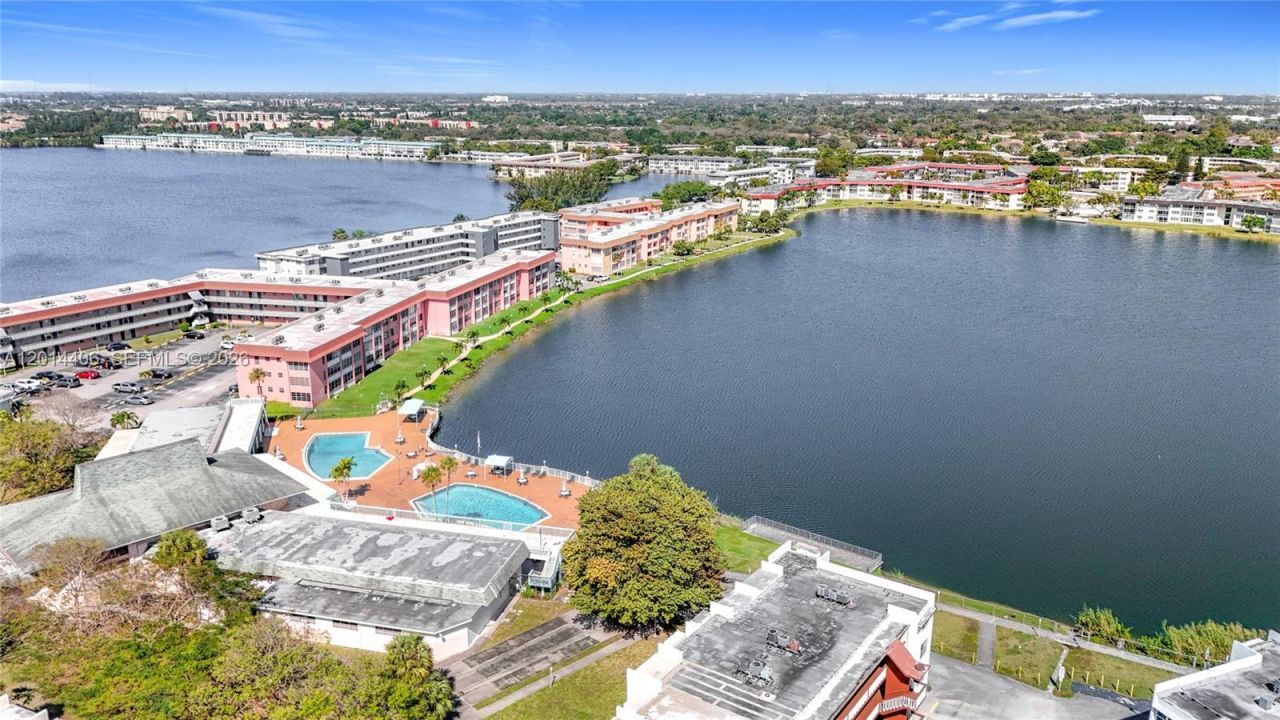 1401 NE Miami Gardens Dr , Unit 286, Miami, FL 33179 Photo