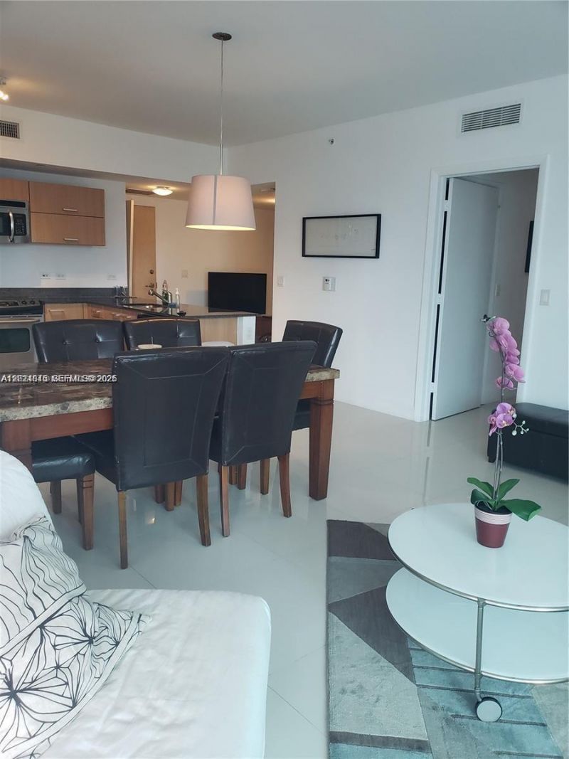 92 SW 3rd St , Unit 1904, Miami, FL 33130 Photo