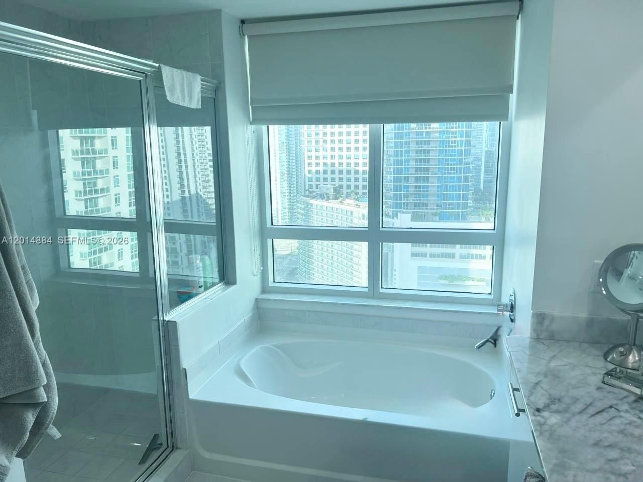 950 Brickell Bay Dr, Unit 2711, Miami, FL 33131 Photo